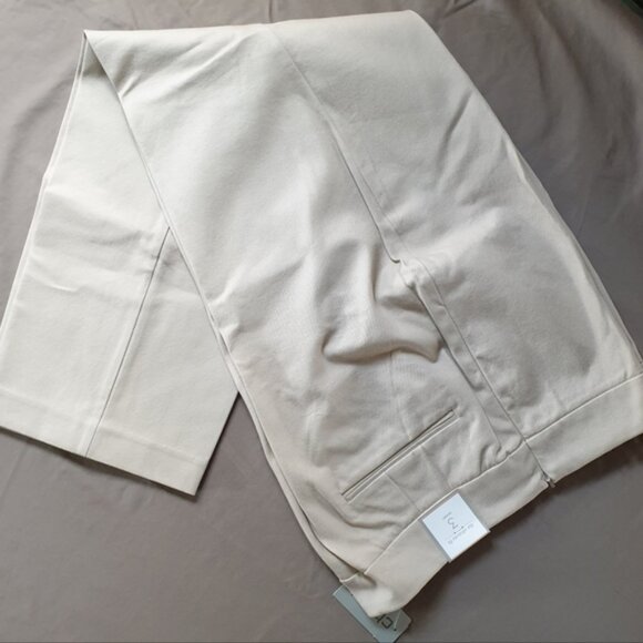 NWT. Chico's sz. 3 = 16-Short, XL, Khaki (beige) Getaway Pant - Picture 1 of 4